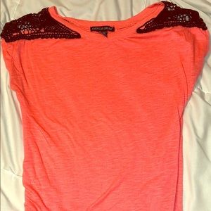 Orange Floral Fitting Tee!